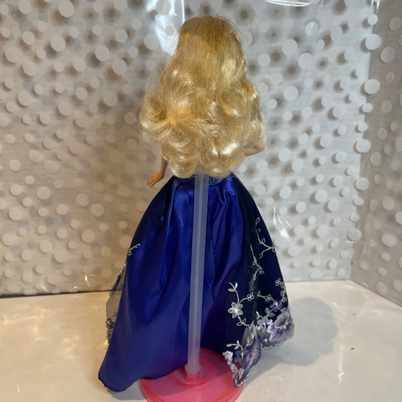 Barbie Fashionistas 💎Beautiful Sapphire Blue gown & Sax - Picture 9 of 12